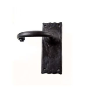Black Antique Plain Furniture Latch C002/2